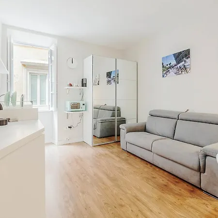 Navona Modern Flat *